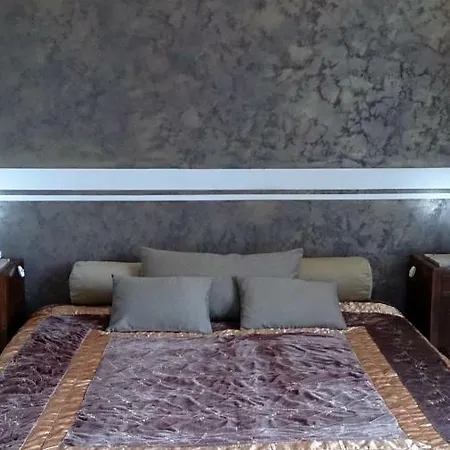 Piccolo Mondo Antico Apartament *