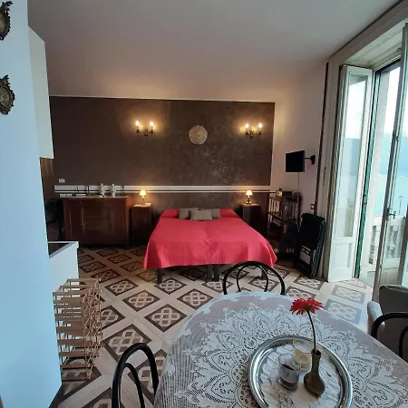 Piccolo Mondo Antico Apartment