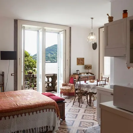 Apartment Piccolo Mondo Antico Cadenabbia
